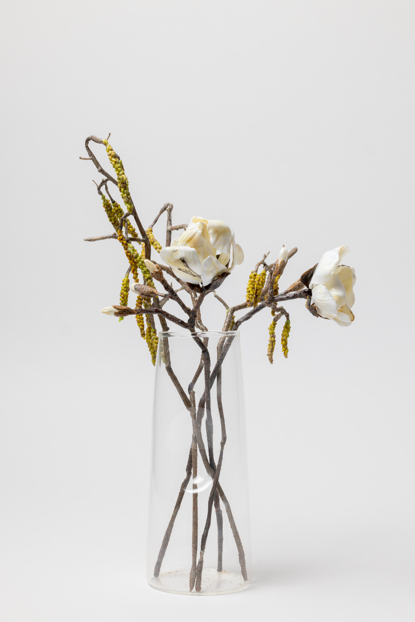 M (fiori di nocciolo e magnolia)